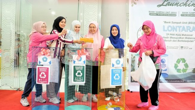 Melinda Aksa Luncurkan Bank Sampah PKK Makassar, Warga Diajak Pilah Sampah